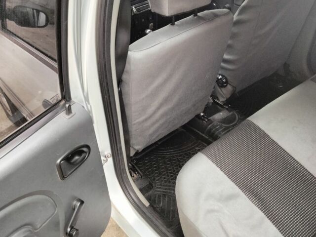 Серый Дачия Логан, объемом двигателя 1.4 л и пробегом 151 тыс. км за 4300 $, фото 14 на Automoto.ua