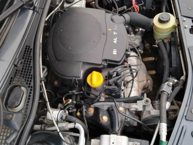 Серый Дачия Логан, объемом двигателя 1.4 л и пробегом 250 тыс. км за 3200 $, фото 9 на Automoto.ua