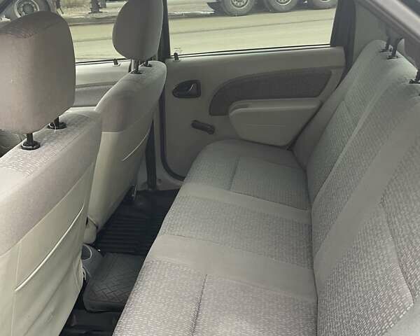 Серый Дачия Логан, объемом двигателя 1.46 л и пробегом 203 тыс. км за 4000 $, фото 5 на Automoto.ua