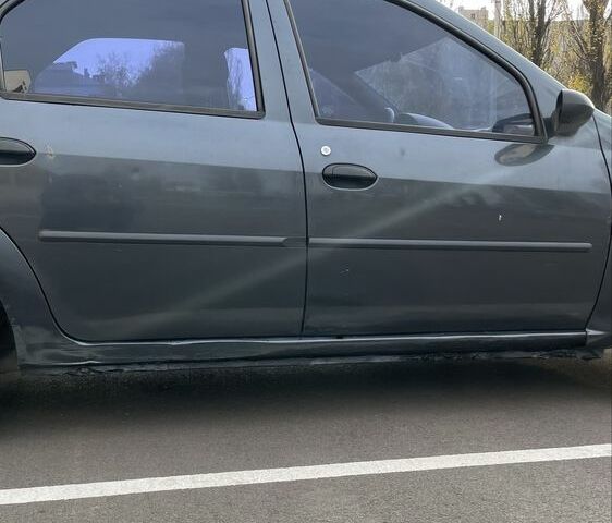 Сірий Дачія Logan, об'ємом двигуна 1.6 л та пробігом 313 тис. км за 1999 $, фото 3 на Automoto.ua