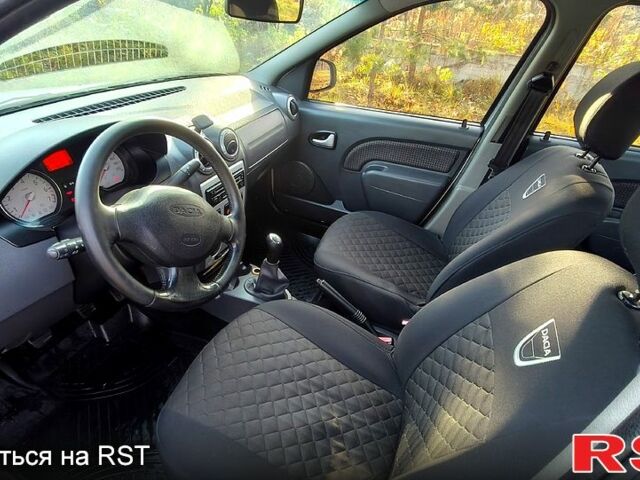 Серый Дачия Логан, объемом двигателя 1.6 л и пробегом 300 тыс. км за 2700 $, фото 11 на Automoto.ua