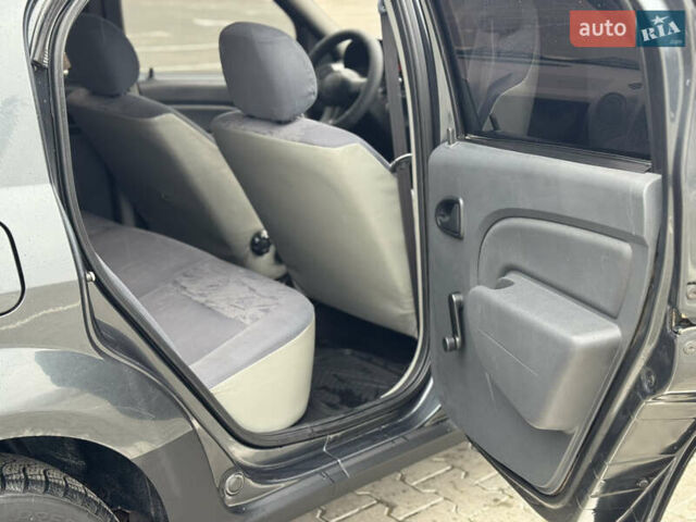 Серый Дачия Логан, объемом двигателя 1.4 л и пробегом 213 тыс. км за 3600 $, фото 23 на Automoto.ua