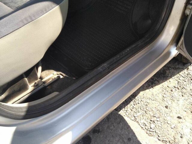 Серый Дачия Логан, объемом двигателя 1.4 л и пробегом 276 тыс. км за 2850 $, фото 7 на Automoto.ua