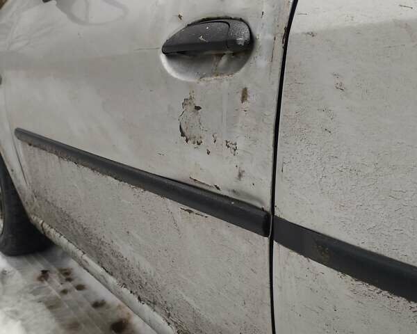 Серый Дачия Логан, объемом двигателя 1.4 л и пробегом 322 тыс. км за 3200 $, фото 8 на Automoto.ua