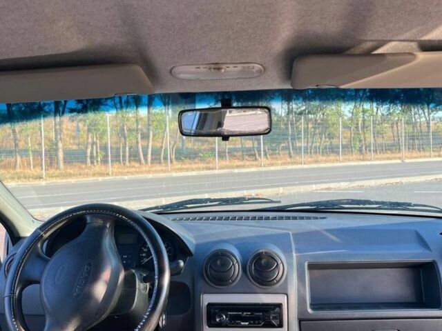 Серый Дачия Логан, объемом двигателя 1.4 л и пробегом 200 тыс. км за 3500 $, фото 7 на Automoto.ua