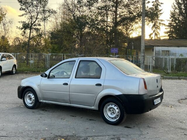 Серый Дачия Логан, объемом двигателя 1.4 л и пробегом 333 тыс. км за 1700 $, фото 2 на Automoto.ua