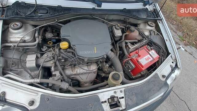 Сірий Дачія Logan, об'ємом двигуна 1.6 л та пробігом 160 тис. км за 3700 $, фото 8 на Automoto.ua