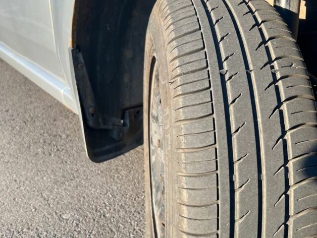 Серый Дачия Логан, объемом двигателя 1.4 л и пробегом 200 тыс. км за 3500 $, фото 10 на Automoto.ua