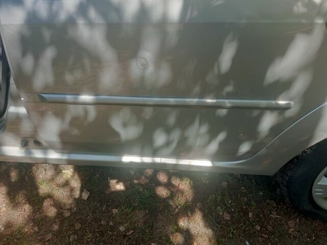 Сірий Дачія Logan, об'ємом двигуна 1.6 л та пробігом 185 тис. км за 5000 $, фото 10 на Automoto.ua