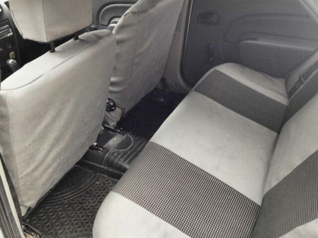 Серый Дачия Логан, объемом двигателя 1.4 л и пробегом 151 тыс. км за 4300 $, фото 22 на Automoto.ua