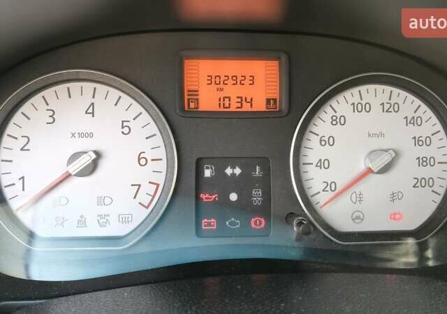 Сірий Дачія Logan, об'ємом двигуна 1.6 л та пробігом 300 тис. км за 2700 $, фото 21 на Automoto.ua