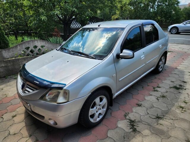 Серый Дачия Логан, объемом двигателя 1.6 л и пробегом 250 тыс. км за 3200 $, фото 1 на Automoto.ua