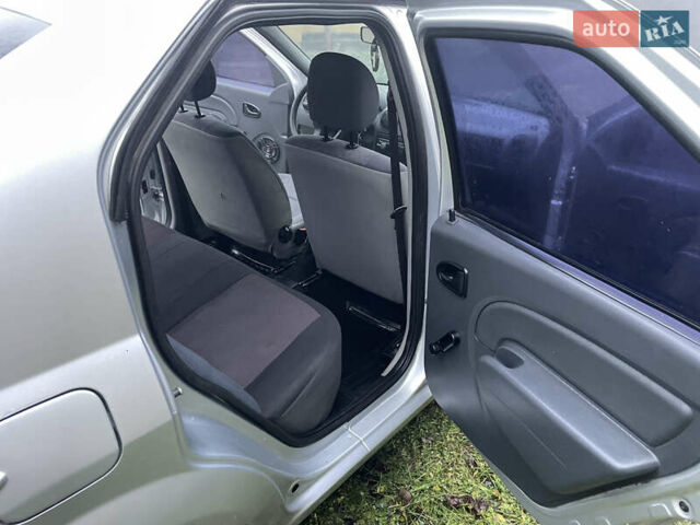 Сірий Дачія Logan, об'ємом двигуна 1.39 л та пробігом 246 тис. км за 1800 $, фото 5 на Automoto.ua