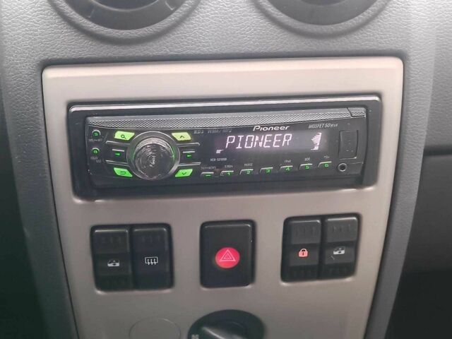 Сірий Дачія Logan, об'ємом двигуна 1.6 л та пробігом 360 тис. км за 3190 $, фото 21 на Automoto.ua