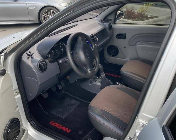 Серый Дачия Логан, объемом двигателя 1.6 л и пробегом 119 тыс. км за 5800 $, фото 8 на Automoto.ua