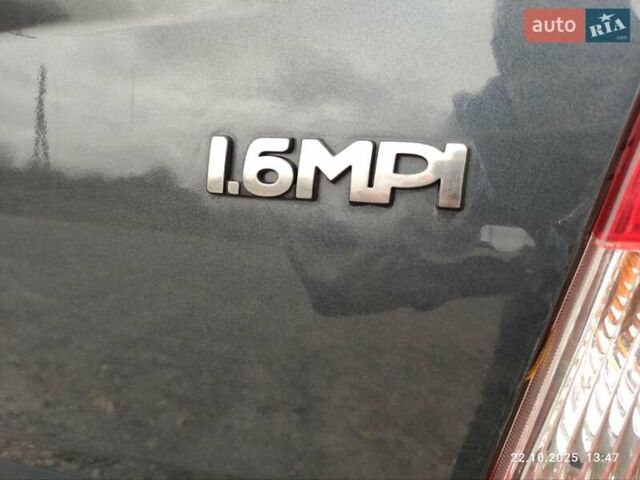 Серый Дачия Логан, объемом двигателя 1.6 л и пробегом 187 тыс. км за 3500 $, фото 20 на Automoto.ua
