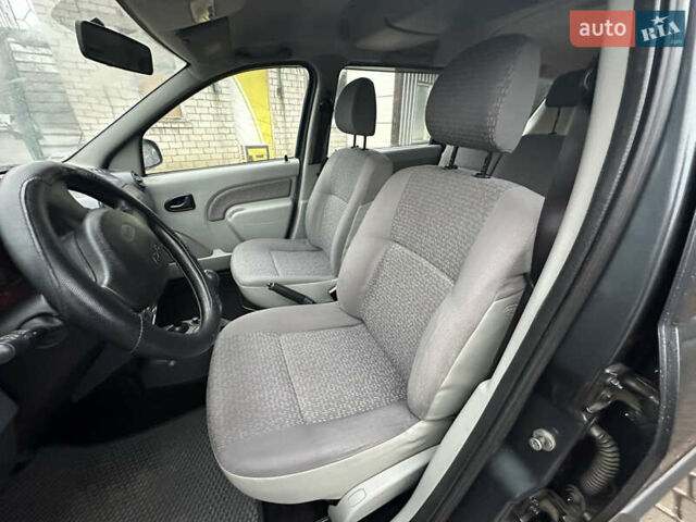 Сірий Дачія Logan, об'ємом двигуна 1.6 л та пробігом 171 тис. км за 5700 $, фото 25 на Automoto.ua