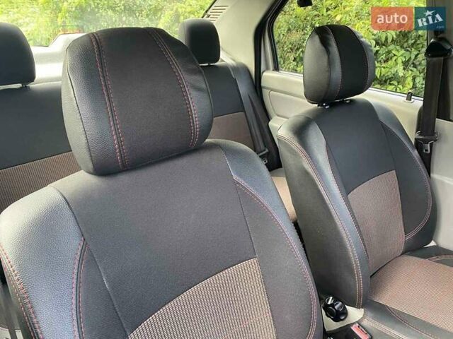 Серый Дачия Логан, объемом двигателя 1.6 л и пробегом 119 тыс. км за 5800 $, фото 5 на Automoto.ua
