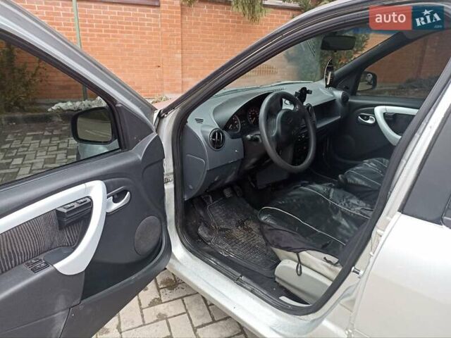 Серый Дачия Логан, объемом двигателя 1.39 л и пробегом 100 тыс. км за 2350 $, фото 20 на Automoto.ua