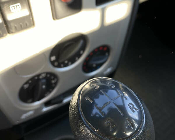 Сірий Дачія Logan, об'ємом двигуна 1.6 л та пробігом 179 тис. км за 3999 $, фото 10 на Automoto.ua