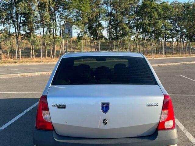 Серый Дачия Логан, объемом двигателя 1.4 л и пробегом 200 тыс. км за 3500 $, фото 6 на Automoto.ua