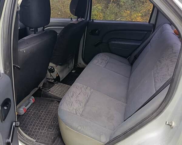 Сірий Дачія Logan, об'ємом двигуна 1.39 л та пробігом 177 тис. км за 3300 $, фото 3 на Automoto.ua