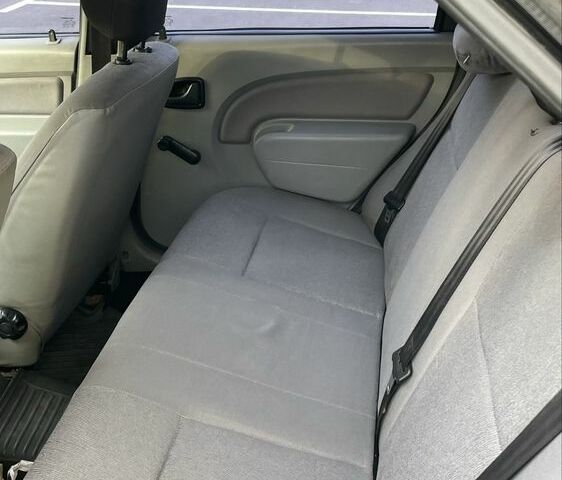 Сірий Дачія Logan, об'ємом двигуна 1.6 л та пробігом 313 тис. км за 1999 $, фото 6 на Automoto.ua