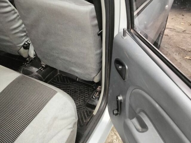 Серый Дачия Логан, объемом двигателя 1.4 л и пробегом 151 тыс. км за 4300 $, фото 13 на Automoto.ua