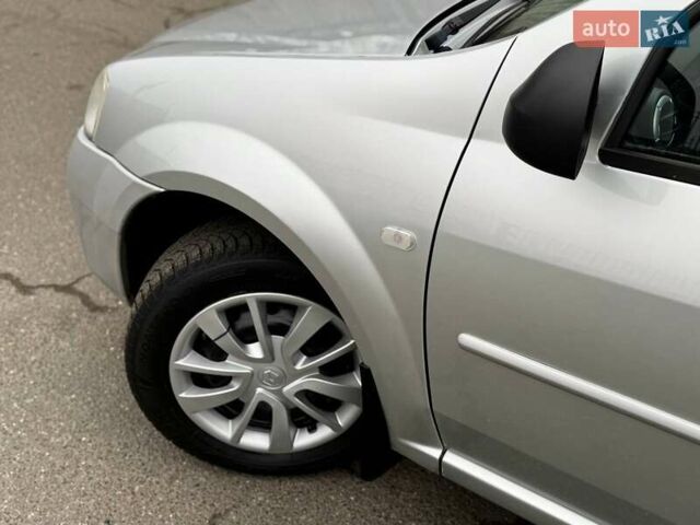 Сірий Дачія Logan, об'ємом двигуна 1.6 л та пробігом 176 тис. км за 4700 $, фото 14 на Automoto.ua