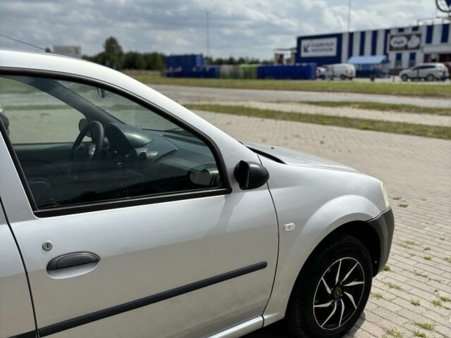 Серый Дачия Логан, объемом двигателя 1.4 л и пробегом 236 тыс. км за 3200 $, фото 5 на Automoto.ua