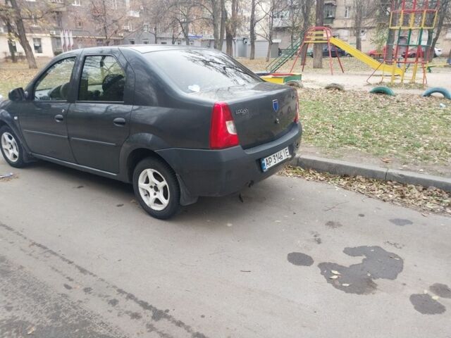 Серый Дачия Логан, объемом двигателя 1.4 л и пробегом 310 тыс. км за 2000 $, фото 1 на Automoto.ua