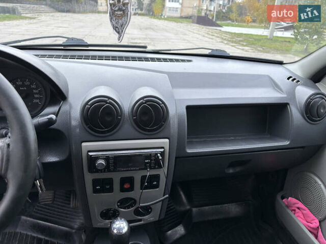 Серый Дачия Логан, объемом двигателя 1.39 л и пробегом 237 тыс. км за 3000 $, фото 8 на Automoto.ua