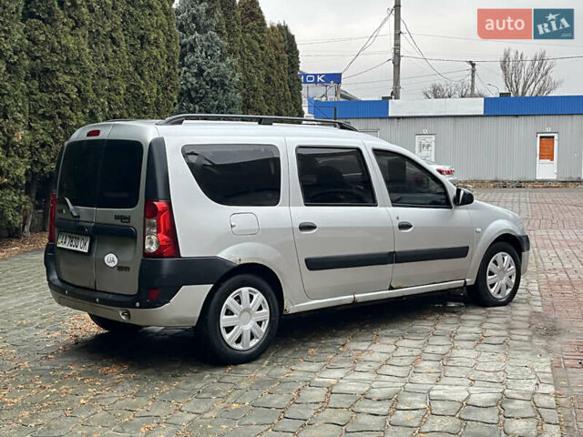 Серый Дачия Логан, объемом двигателя 1.6 л и пробегом 240 тыс. км за 3500 $, фото 2 на Automoto.ua