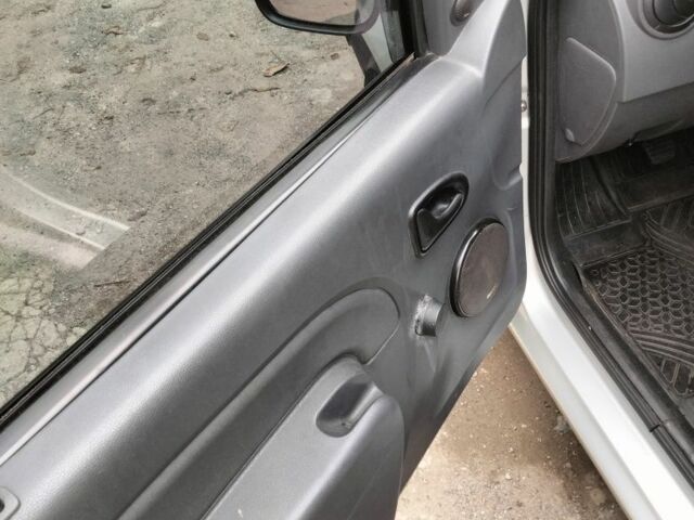 Серый Дачия Логан, объемом двигателя 1.4 л и пробегом 151 тыс. км за 4300 $, фото 15 на Automoto.ua