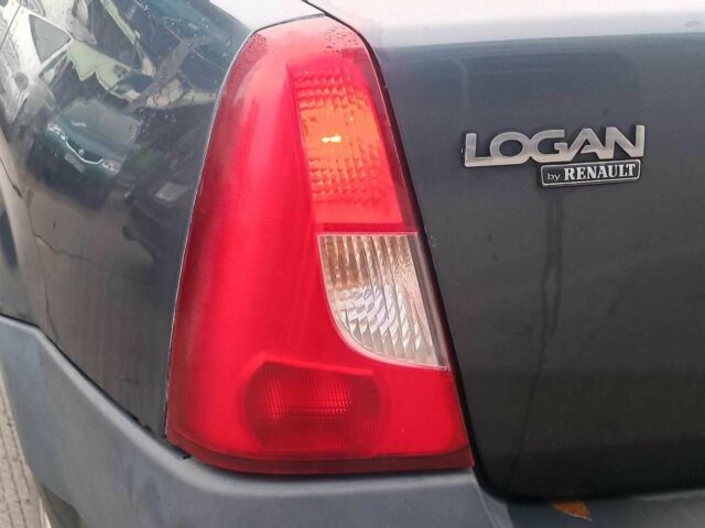 Сірий Дачія Logan, об'ємом двигуна 1.6 л та пробігом 360 тис. км за 3190 $, фото 9 на Automoto.ua