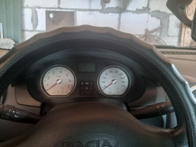 Сірий Дачія Logan, об'ємом двигуна 1.6 л та пробігом 185 тис. км за 5000 $, фото 5 на Automoto.ua