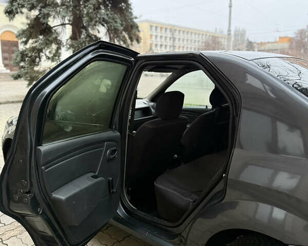 Серый Дачия Логан, объемом двигателя 1.39 л и пробегом 280 тыс. км за 2550 $, фото 10 на Automoto.ua