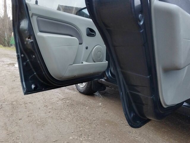 Серый Дачия Логан, объемом двигателя 1.4 л и пробегом 250 тыс. км за 3200 $, фото 10 на Automoto.ua