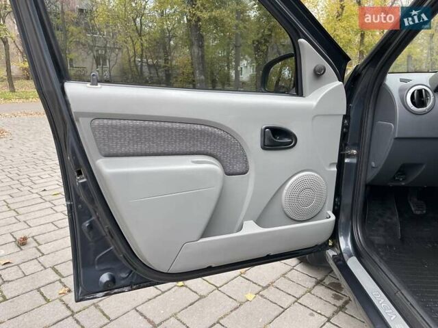 Серый Дачия Логан, объемом двигателя 1.6 л и пробегом 186 тыс. км за 3950 $, фото 9 на Automoto.ua