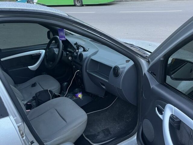 Серый Дачия Логан, объемом двигателя 1.4 л и пробегом 60 тыс. км за 2450 $, фото 6 на Automoto.ua