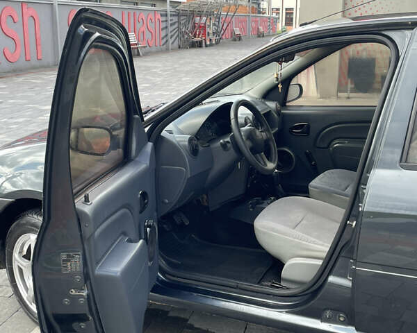 Сірий Дачія Logan, об'ємом двигуна 1.39 л та пробігом 225 тис. км за 3200 $, фото 6 на Automoto.ua