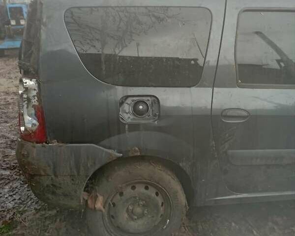 Серый Дачия Логан, объемом двигателя 1.46 л и пробегом 294 тыс. км за 2000 $, фото 5 на Automoto.ua