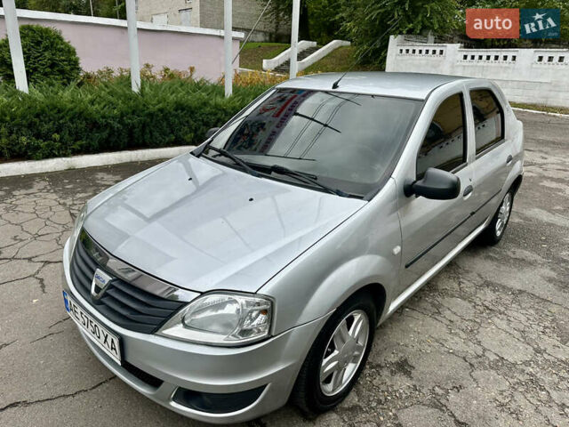 Дачия Логан 2008 в Каменское - Днепродзержинск на Automoto.ua Серый Дачия Логан, объемом двигателя 1.39 л и пробегом 165 тыс. км за 4600 $, фото 4 на Automoto.ua