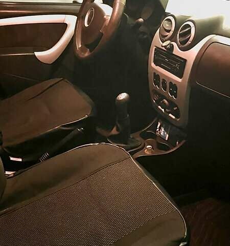 Дачія Logan 2008 у Дніпро (Дніпропетровську) на Automoto.ua Сірий Дачія Logan, об'ємом двигуна 1.6 л та пробігом 300 тис. км за 4600 $, фото 4 на Automoto.ua