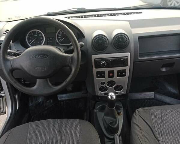 Сірий Дачія Logan, об'ємом двигуна 1.6 л та пробігом 291 тис. км за 3910 $, фото 9 на Automoto.ua
