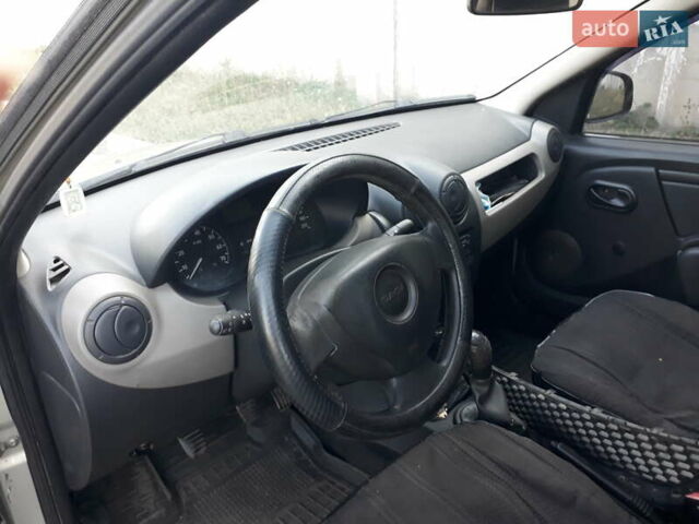 Серый Дачия Логан, объемом двигателя 1.4 л и пробегом 298 тыс. км за 2800 $, фото 10 на Automoto.ua