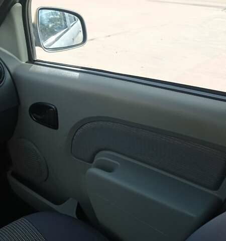 Дачія Logan 2008 у Житомирі на Automoto.ua Сірий Дачія Logan, об'ємом двигуна 1.6 л та пробігом 278 тис. км за 6000 $, фото 8 на Automoto.ua