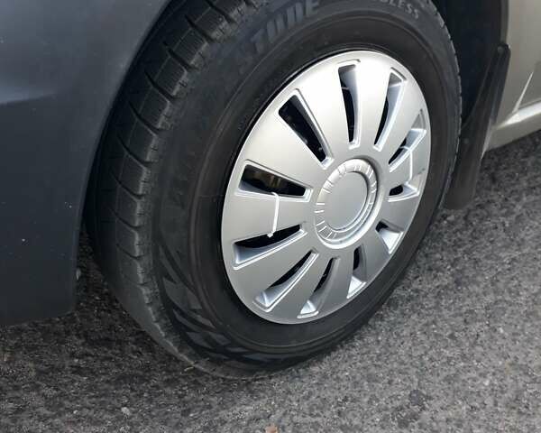 Серый Дачия Логан, объемом двигателя 1.4 л и пробегом 298 тыс. км за 2800 $, фото 8 на Automoto.ua