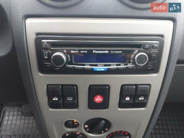 Сірий Дачія Logan, об'ємом двигуна 1.38 л та пробігом 48 тис. км за 4999 $, фото 11 на Automoto.ua