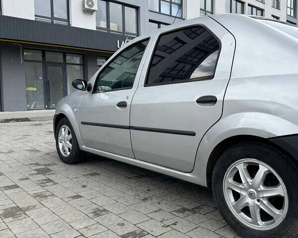 Сірий Дачія Logan, об'ємом двигуна 1.4 л та пробігом 360 тис. км за 2499 $, фото 7 на Automoto.ua